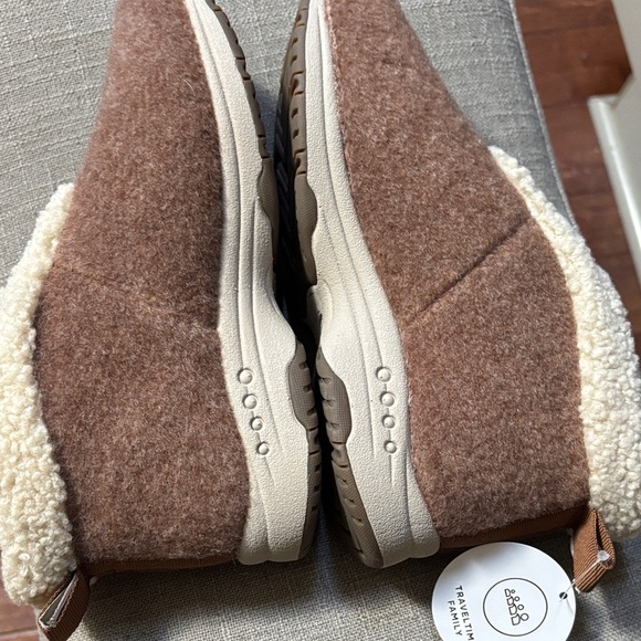 NWT Easy Spirit
Women's Treepose Cozy Slipper Booties sz 6 - Picture 5 of 8